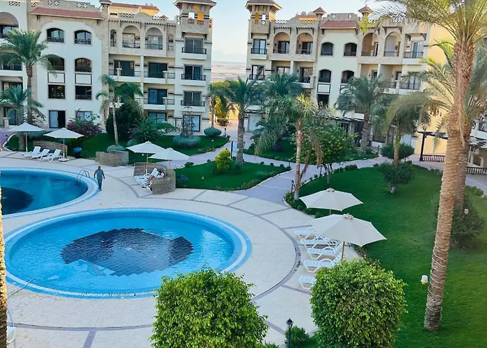 Luxury Pool View Chalet, El Saraya Sahl Hasheesh, Near Apartment *